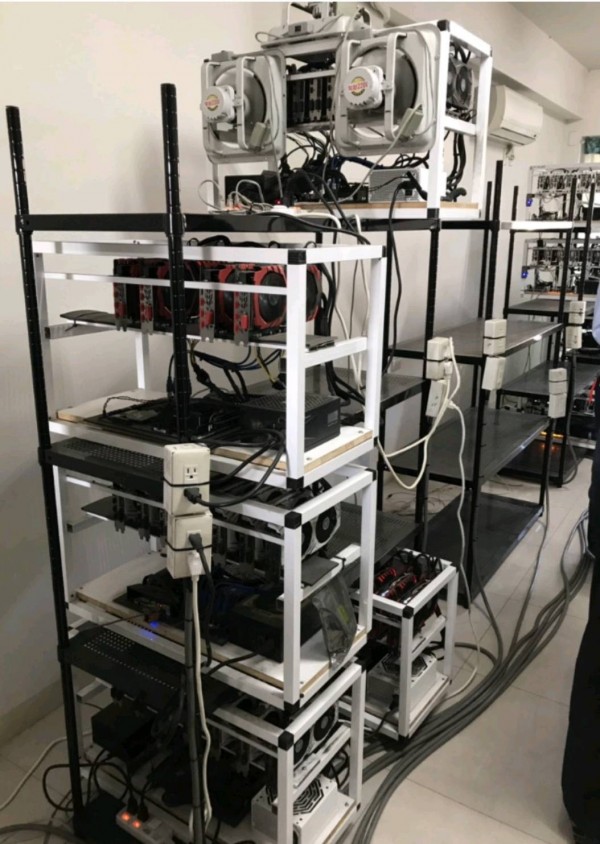 比特币挖矿机机房图片 100台比特币矿机需要多大机房